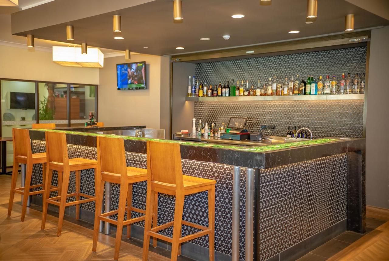 Highlander Hotel Маунт Хейгън Екстериор снимка