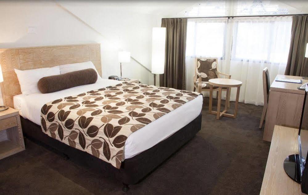 Highlander Hotel Маунт Хейгън Екстериор снимка