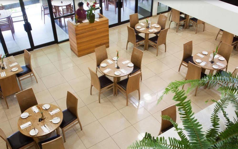 Highlander Hotel Маунт Хейгън Екстериор снимка